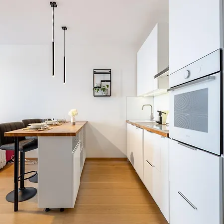 Petrzalka Retreat * Братислава